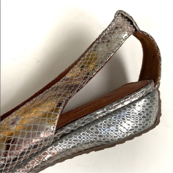 Like New Gentle Souls Metallic Snakeskin Leather Shoes Size 9.5 - Picture 4 of 10